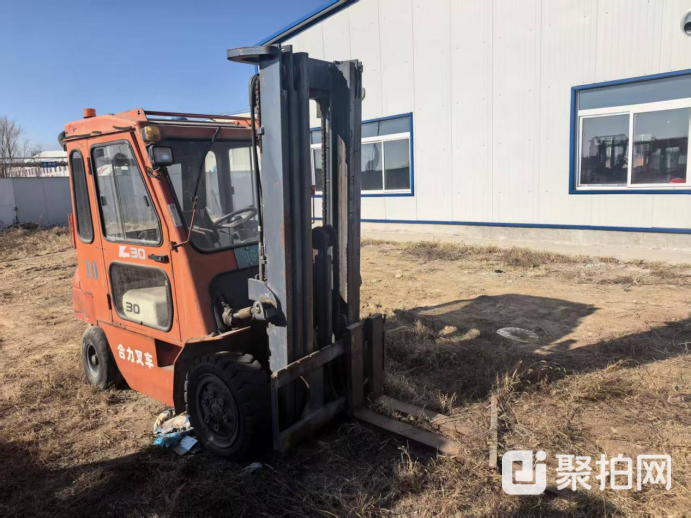 8台叉车1台搬运车 1台登场桥