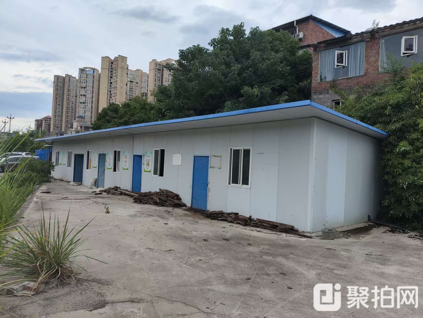 废旧板房