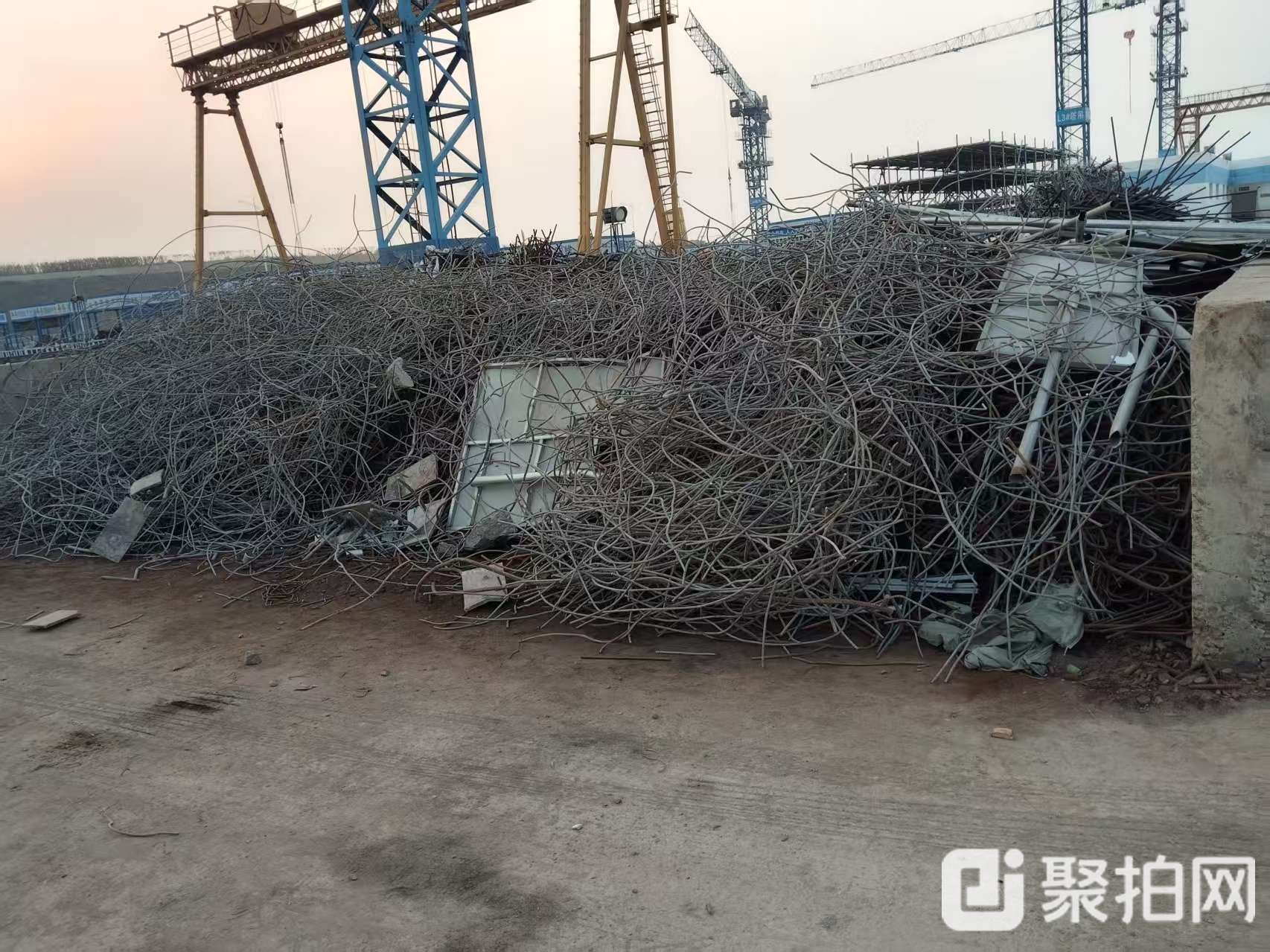 废钢筋头、破碎钢筋、废钢管、废铜绞线、废扣件等（拉货权）