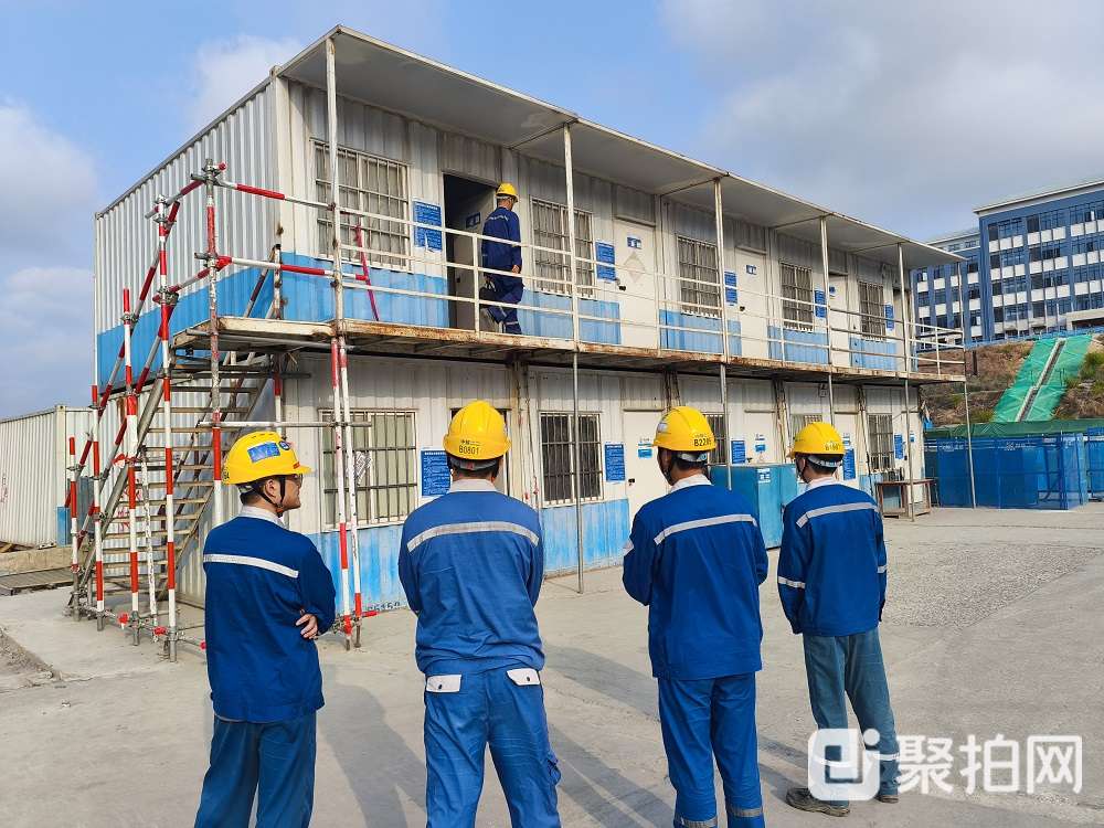 闲置集装箱（3m*6m，二楼，含走廊及走廊顶棚）