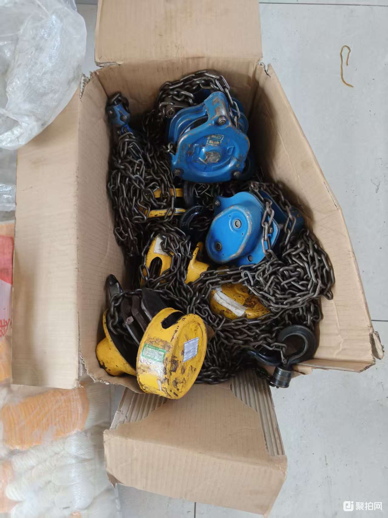 废旧耗材物资1批