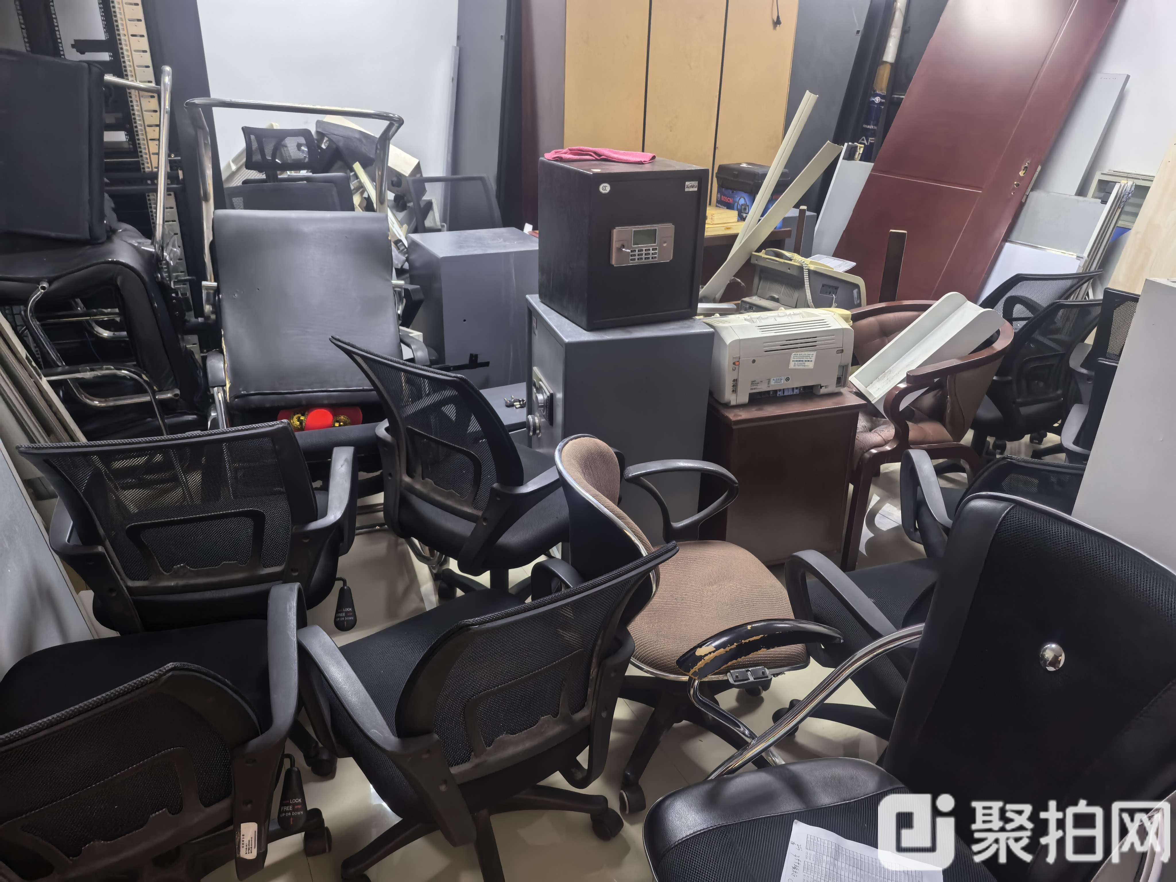 办公设备、厨房设备、办公家具、路灯杆
