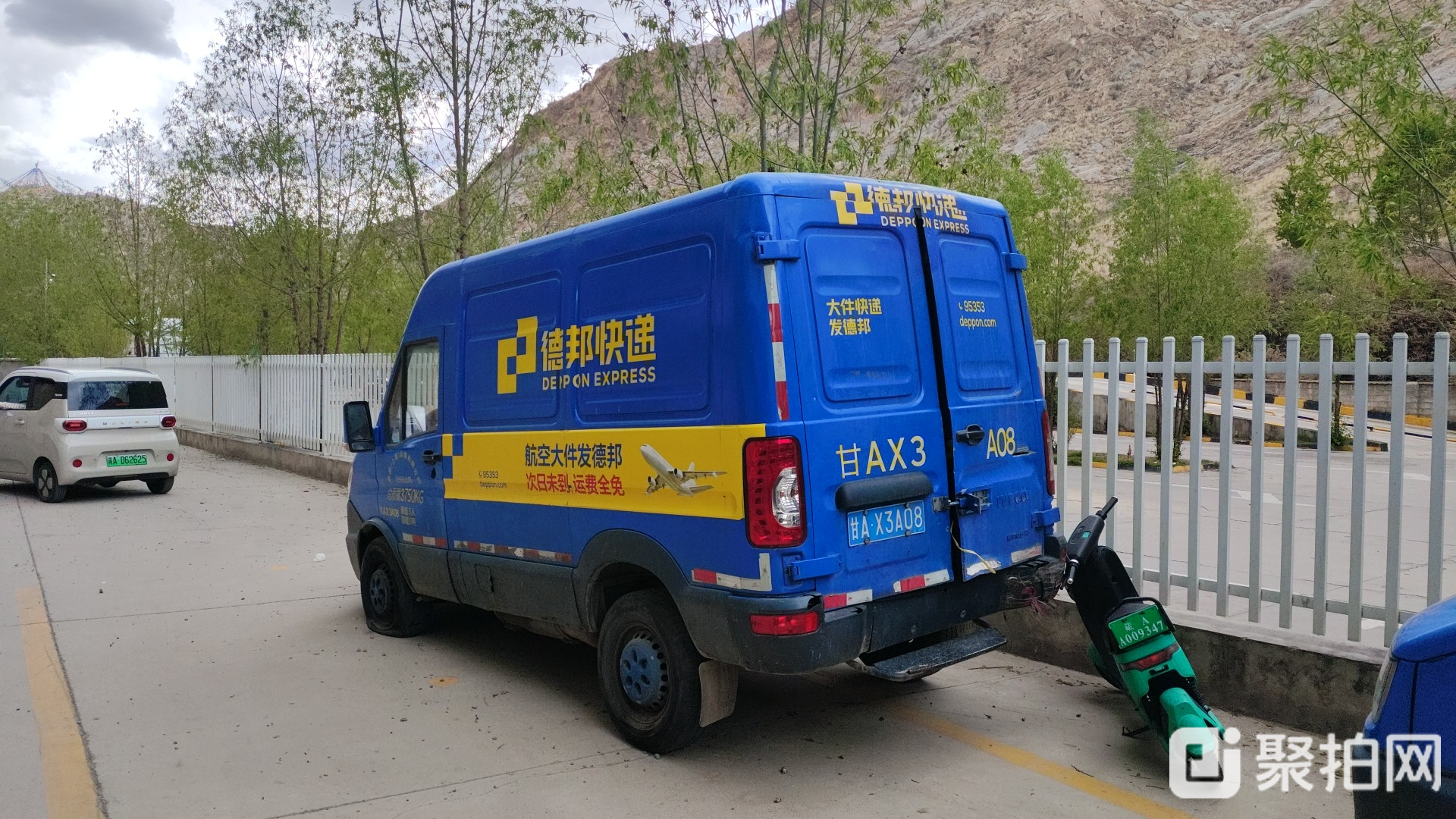 二手车-依维柯三窗面包车1辆