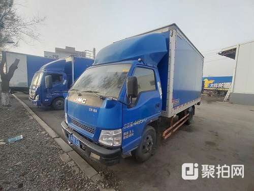江铃4.2m厢式货车