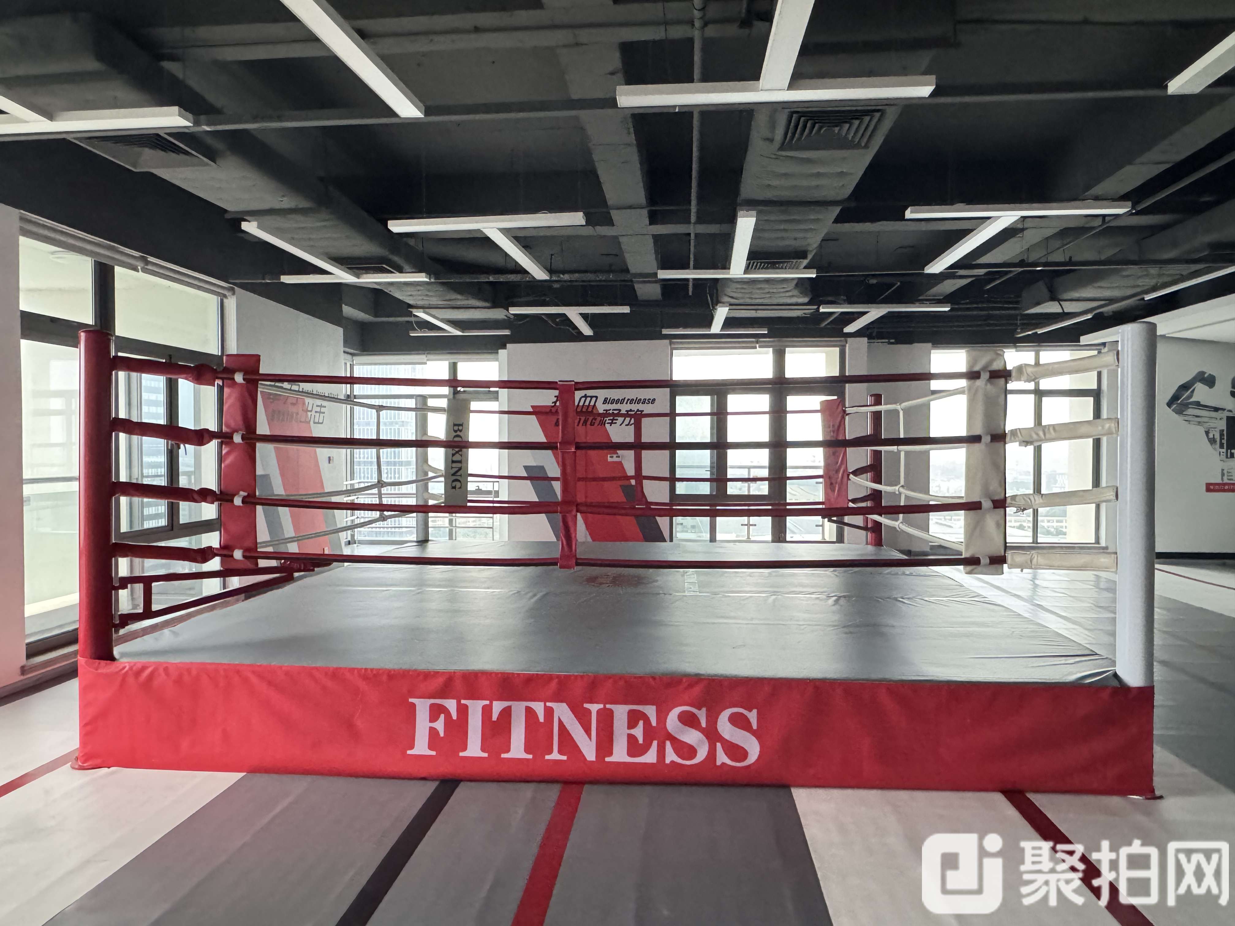 超市设备-华南叉车一批1套