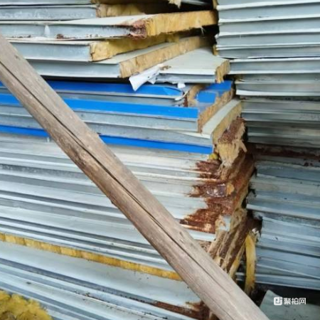 废旧板房