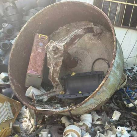 废铁（砂浆搅拌机、围挡、洗车台架子、抹灰钢丝网)