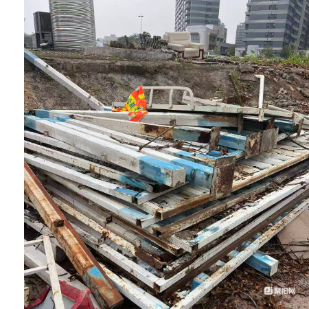 废铁皮、铁床、围挡