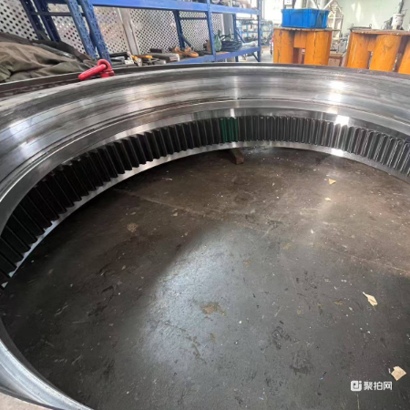 江苏盐城废旧盾构机轴承2个，按个报价；