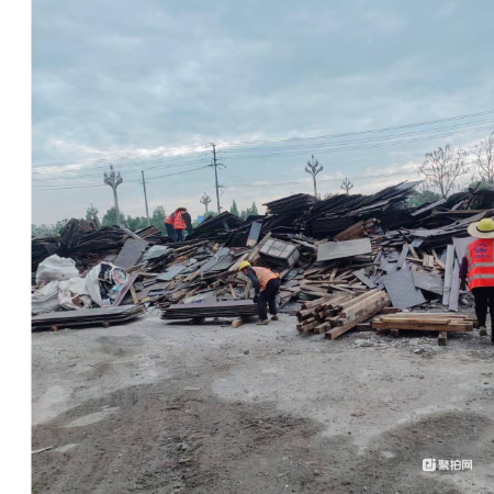 4、废旧方木竹胶板一批