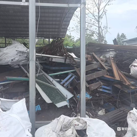 2、废旧轻废一批：重废和轻废分类挑拣拉货