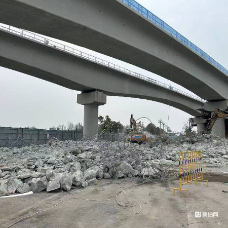 3、废旧石墩钢材一批，自己拆解，清理垃圾