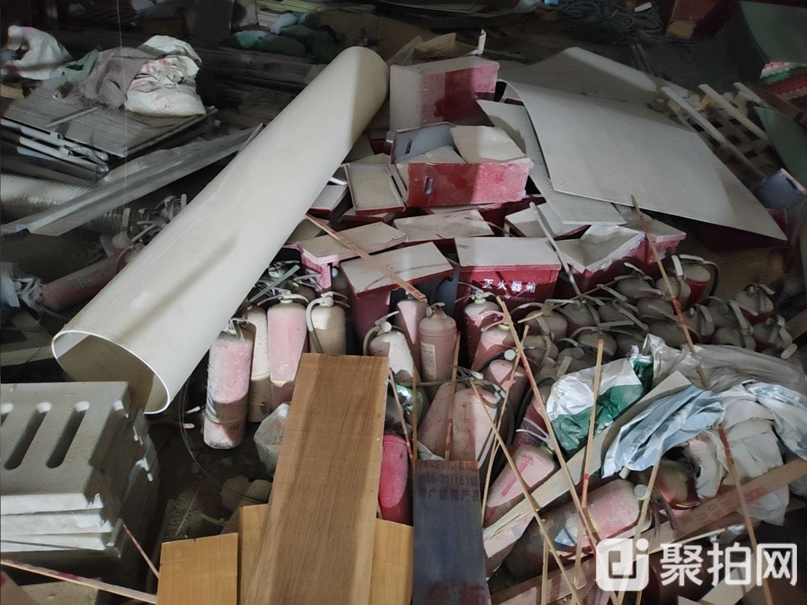 废旧铁材